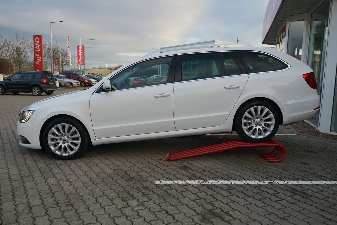 Skoda Superb Combi 1.4 TSI...  Image 3