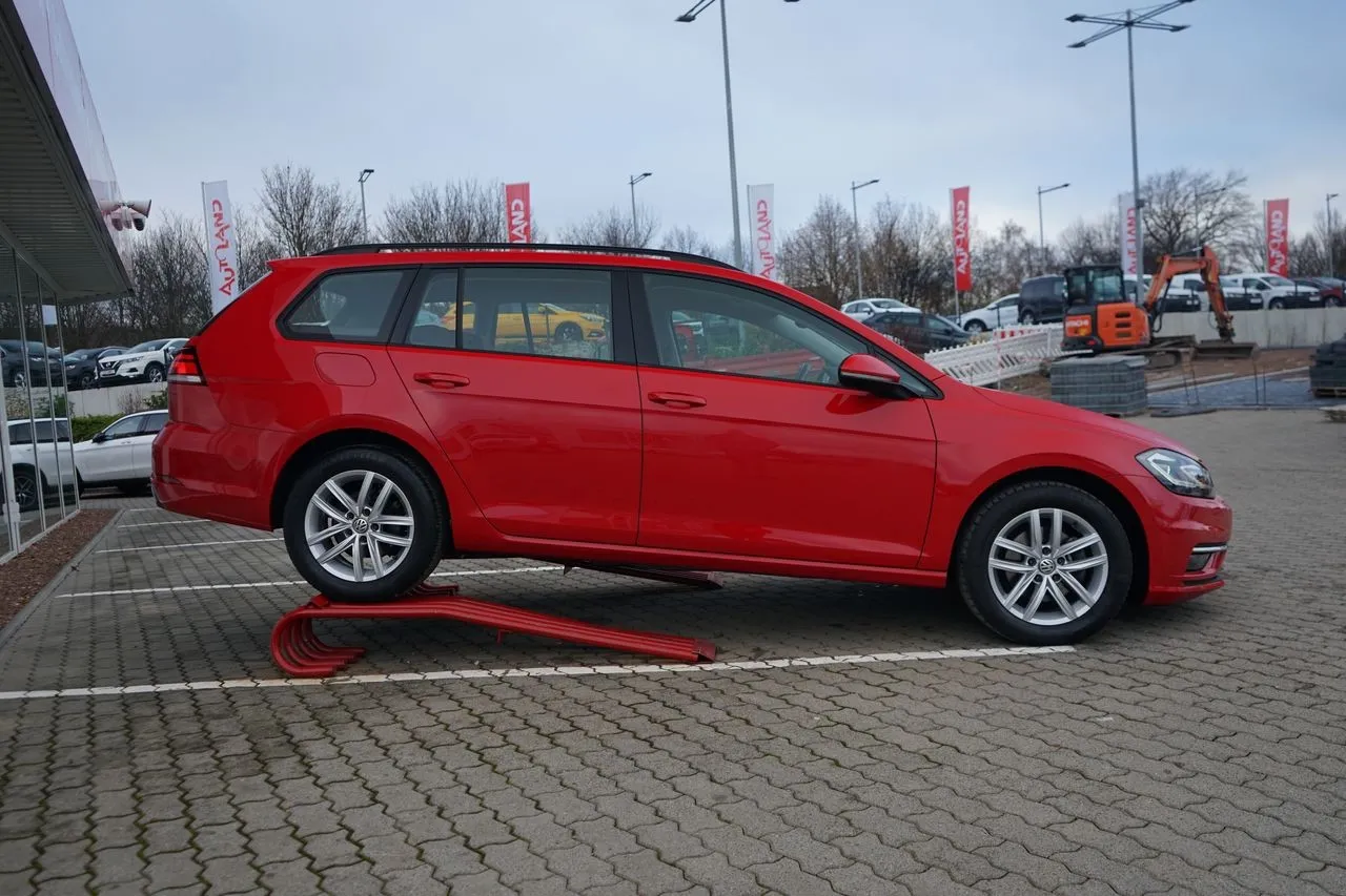 Volkswagen Golf VII Variant 1.6 TDI DSG...  Image 2