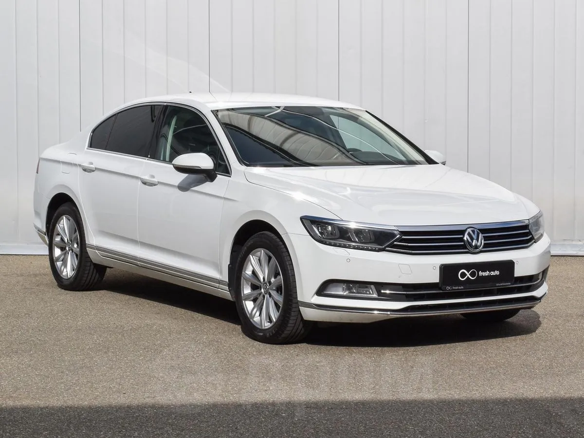 Volkswagen Passat Image 1